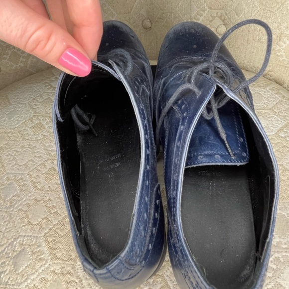 Italian leather Oxfords in a beautiful blue hue. Sz 38 or US 8. - Picture 4 of 4